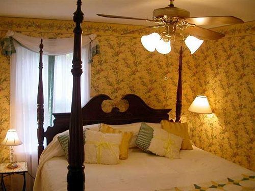 Fuquay Mineral Spring Inn & Garden Ngoại thất bức ảnh